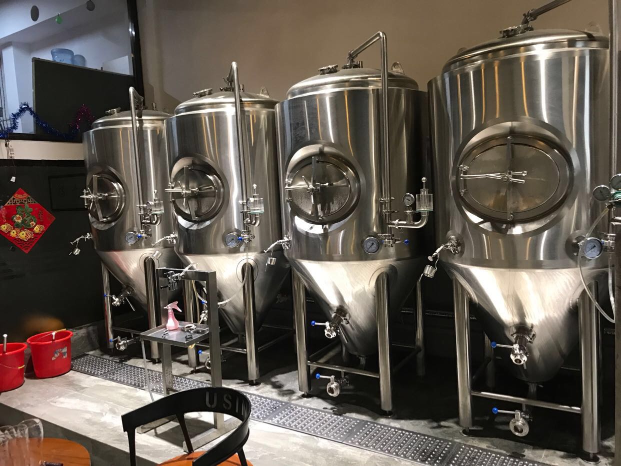 精釀啤酒發(fā)酵設(shè)備 精釀啤酒發(fā)酵設(shè)備