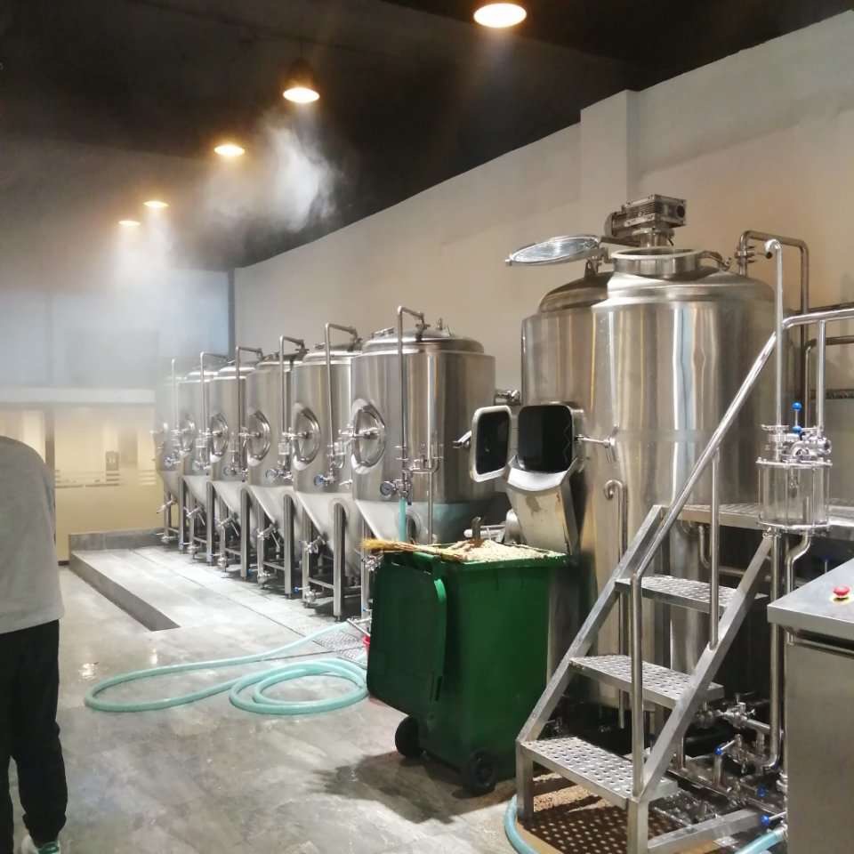 酒吧精釀啤酒設(shè)備 酒吧精釀啤酒設(shè)備